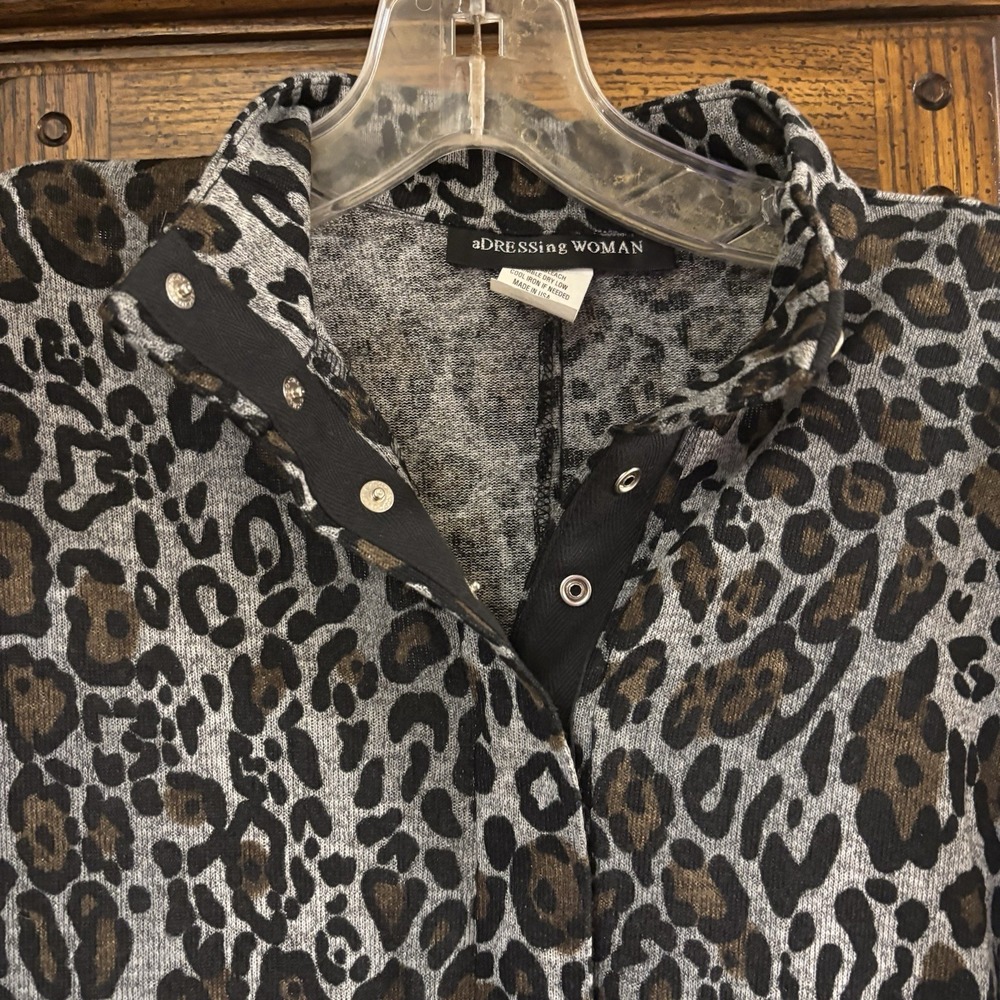 Vintage A Dressing Woman Women's Dress XS Grey Leopard Print Snaps Shoulder Pads